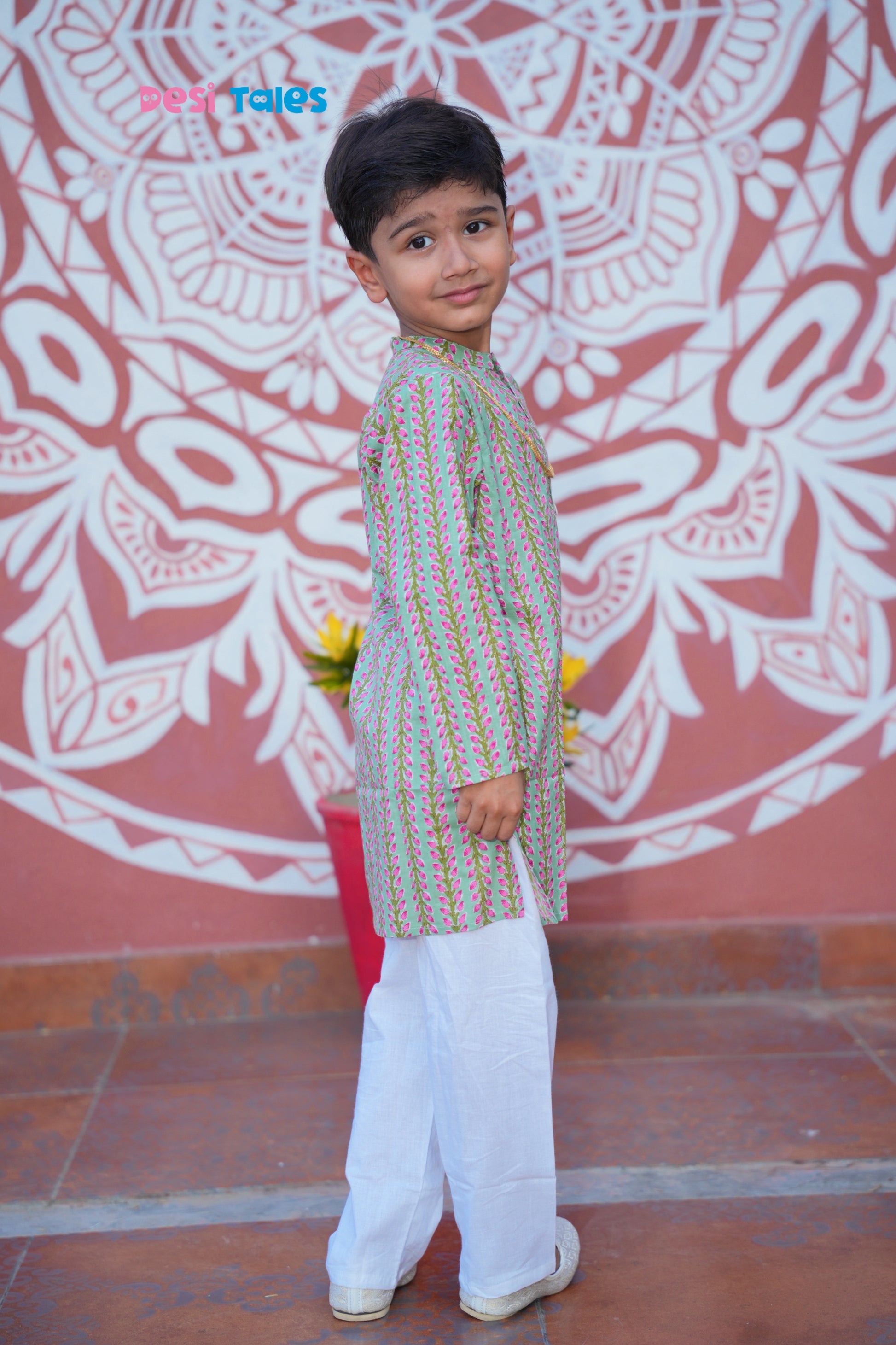 Green Pink Leaf Twinning Kurta Pyjama Set