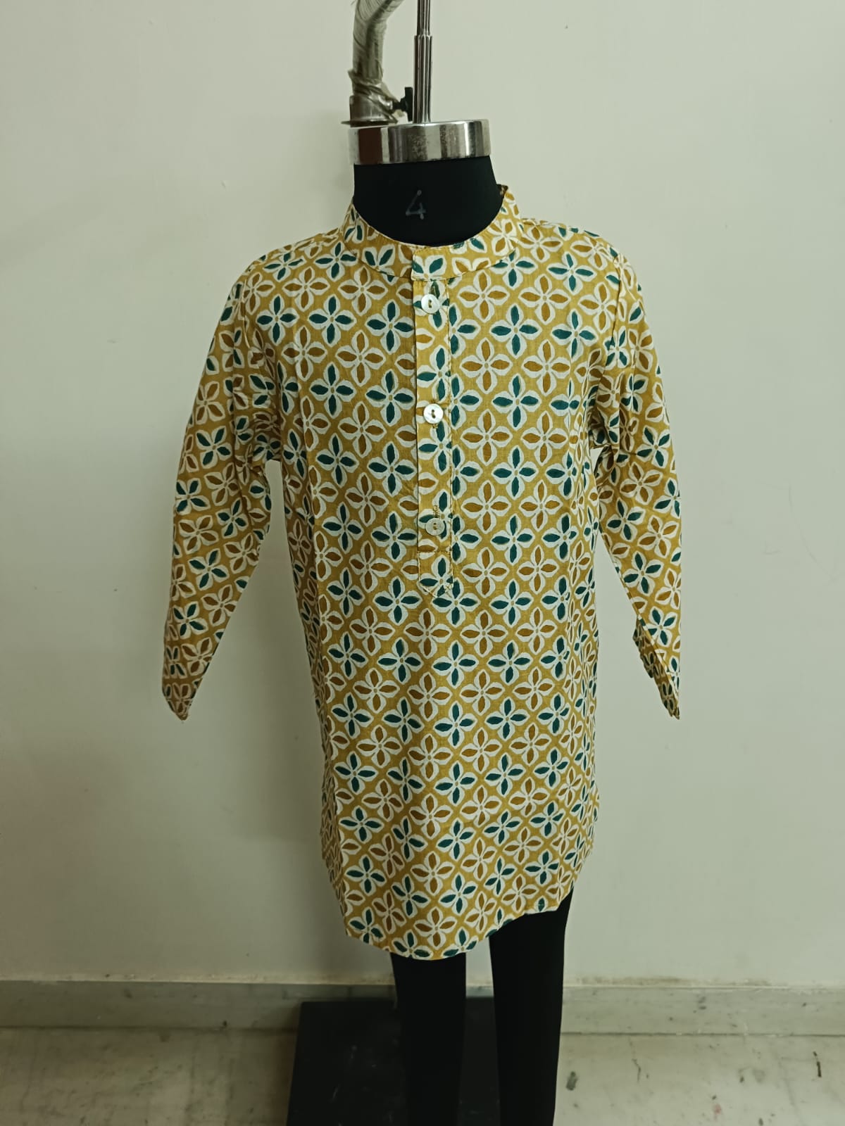 Yellow Geometric Flowers Kurta Pyjama