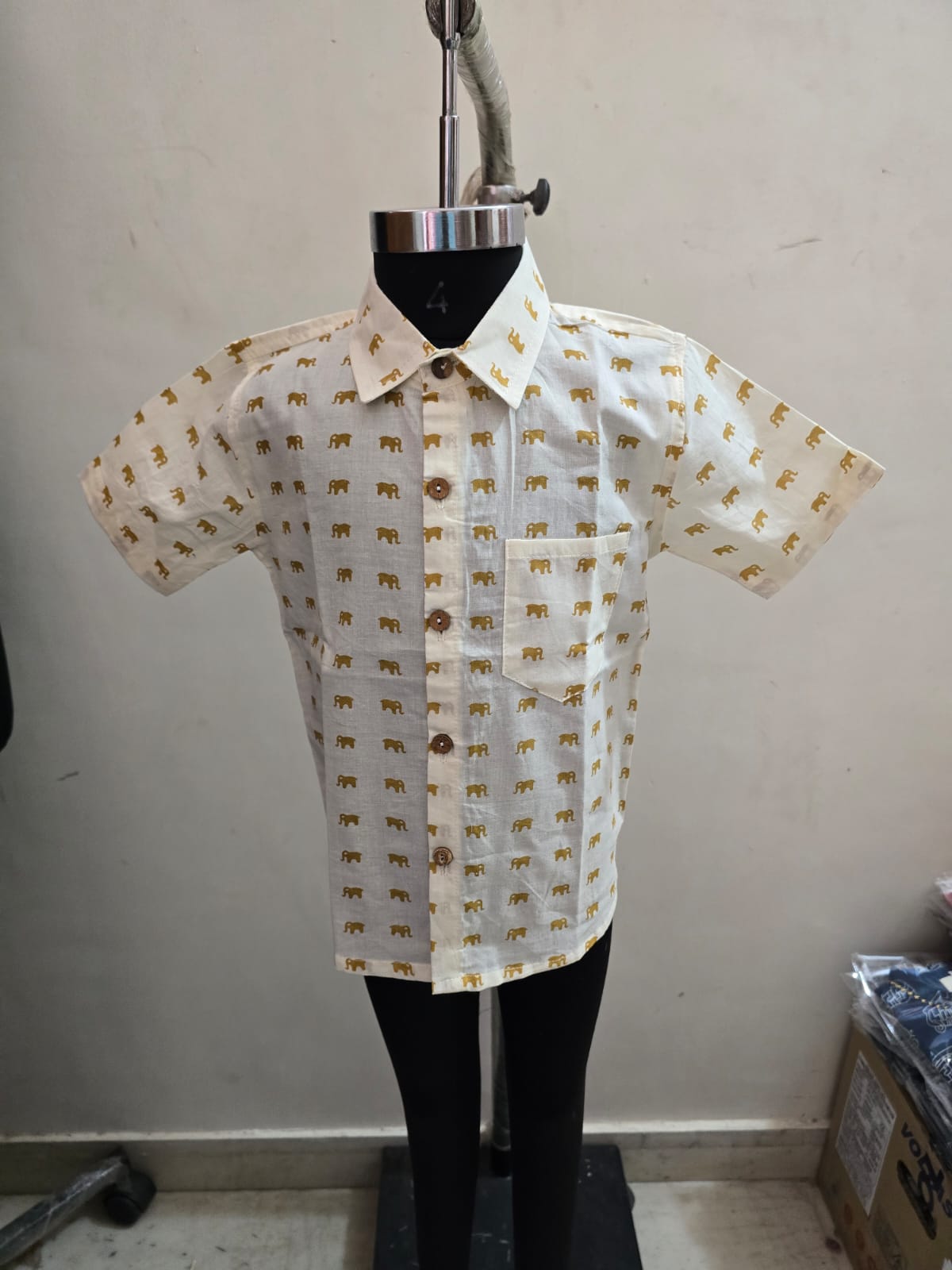 Small Yellow Elephant Men's Shirt