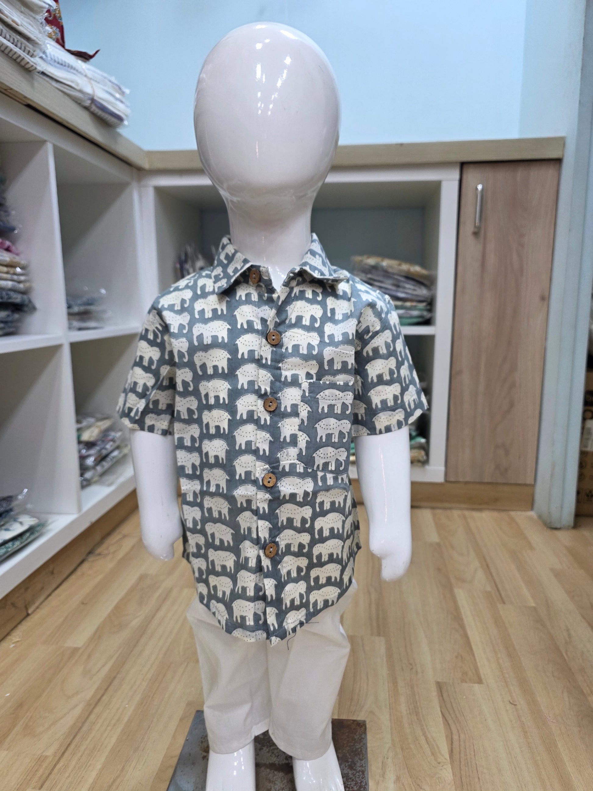 Grey Small Elephants Men's Shirt